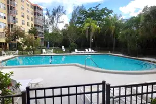 17890 W Dixie Hwy, North Miami Beach, FL 33160 - Photo 2