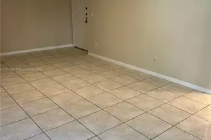 484 NW 165th St Rd, Miami, FL 33169 - Photo 16