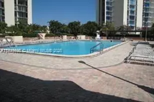 20335 W Country Club Dr, Aventura, FL 33180 - Photo 12