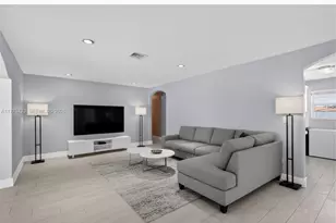 217 SE 5th St, Dania Beach, FL 33004 - Photo 2