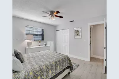 217 SE 5th St, Dania Beach, FL 33004 - Photo 16