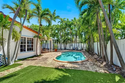 250 Greenwood Drive, Key Biscayne, FL 33149 - Photo 22