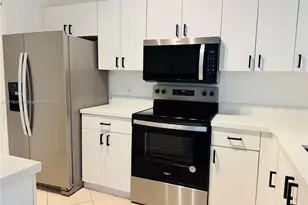 19555 E Country Club Dr, Aventura, FL 33180 - Photo 8