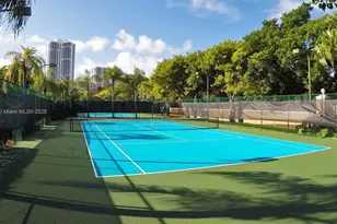 19555 E Country Club Dr, Aventura, FL 33180 - Photo 22