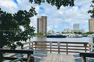 19555 E Country Club Dr, Aventura, FL 33180 - Photo 28