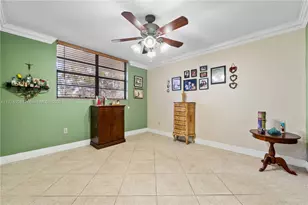 901 Colony Point Cir, Pembroke Pines, FL 33026 - Photo 20