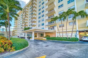 401 Golden Isles Dr, Hallandale Beach, FL 33009 - Photo 26