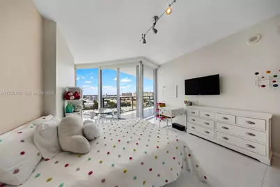 17001 E Collins Ave #1805, Sunny Isles Beach, FL 33160 - Photo 30