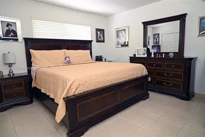 1417 W 40th St, Hialeah, FL 33012 - Photo 8