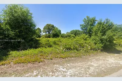 1042 Citrus Ave, Lehigh Acres, FL 33 - Photo 1