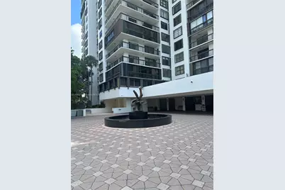 2333 Brickell Ave #1607, Miami, FL 33129 - Photo 8