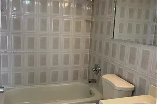 8201 NW 8th St, Miami, FL 33126 - Photo 16