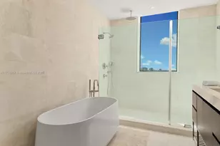 340 W 42 St, Miami Beach, FL 33140 - Photo 10