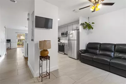 2452 SW 99th Way #2452, Miramar, FL 33025 - Photo 6