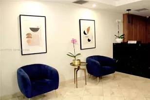 170 SE 14th St, Miami, FL 33131 - Photo 8