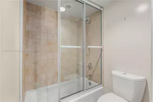 11111 Biscayne Blvd, Miami, FL 33181 - Photo 18