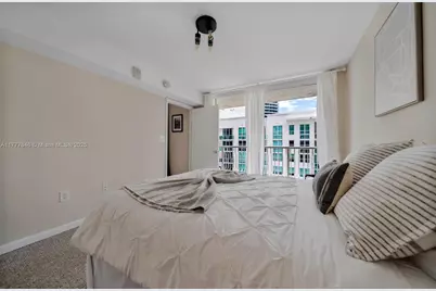 1200 Brickell Bay Dr #2515, Miami, FL 33131 - Photo 22