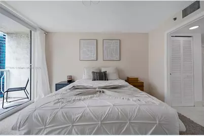 1200 Brickell Bay Dr #2515, Miami, FL 33131 - Photo 20