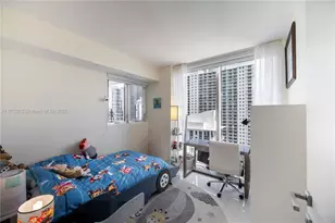 1300 Brickell Bay Dr, Miami, FL 33131 - Photo 8