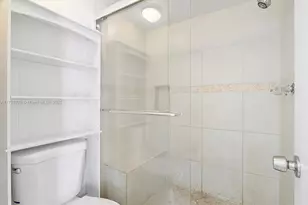 6668 SW 41st Pl, Davie, FL 33314 - Photo 18