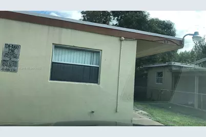 414 NW 15th Way, Fort Lauderdale, FL 33311 - Photo 2