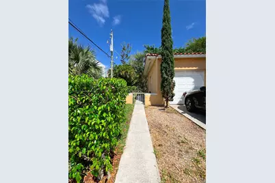 2715 Galiano St, Coral Gables, FL 33134 - Photo 4
