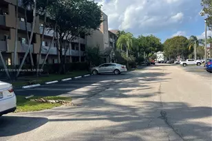950 SW 138th Ave, Pembroke Pines, FL 33027 - Photo 32
