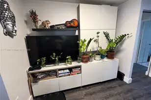 221 Meridian Ave, Miami Beach, FL 33139 - Photo 4