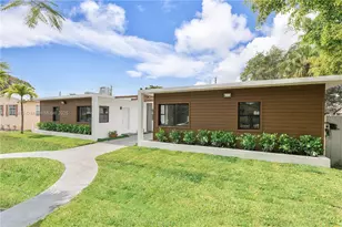 1946 Pierce St, Hollywood, FL 33020 - Photo 2