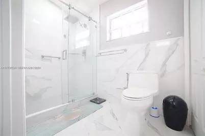 14426 NW 88th Ave, Miami Lakes, FL 33018 - Photo 18