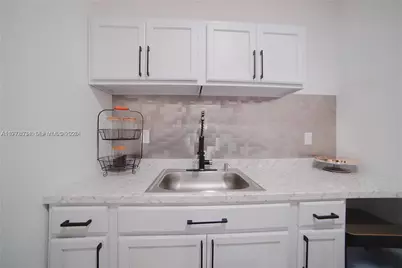 14426 NW 88th Ave, Miami Lakes, FL 33018 - Photo 16