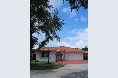 14426 NW 88th Ave, Miami Lakes, FL 33018 - Photo 2