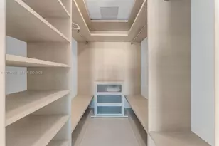 88 SW 7th St, Miami, FL 33130 - Photo 8