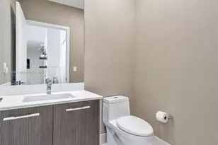 55 SW 9th St, Miami, FL 33130 - Photo 20