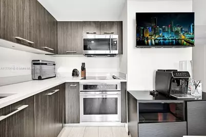 45 SW 9th St #3705, Miami, FL 33130 - Photo 10