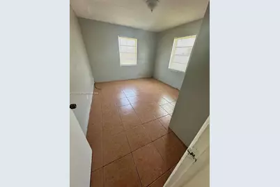 756 NW 5th St, Hallandale Beach, FL 33009 - Photo 14