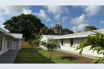 220 NW 12th St, Pompano Beach, FL 33060 - Photo 1