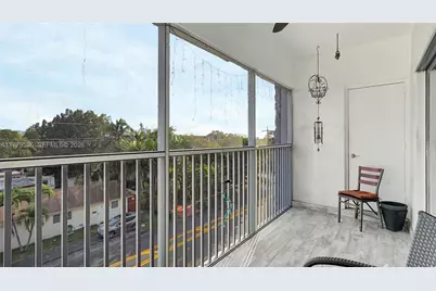 329 SE 3rd St #405S, Hallandale Beach, FL 33009 - Photo 38