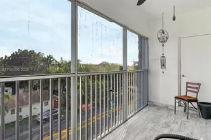 329 SE 3rd St, Hallandale Beach, FL 33009 - Photo 38