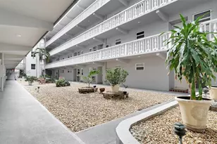 329 SE 3rd St, Hallandale Beach, FL 33009 - Photo 4