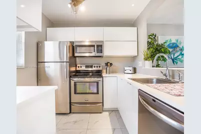 5121 W Oakland Park Blvd #205, Lauderdale Lakes, FL 33313 - Photo 8