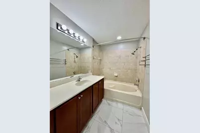 11503 NW 89th St #112, Doral, FL 33178 - Photo 10
