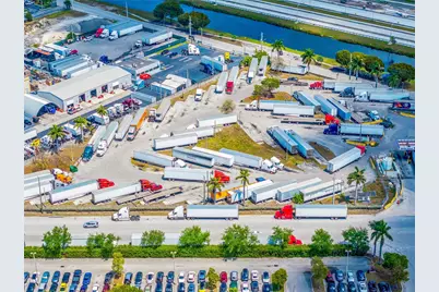 12200 NW South River Dr, Medley, FL 33178 - Photo 12