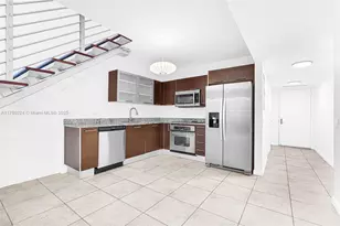 41 SE 5th St, Miami, FL 33131 - Photo 8