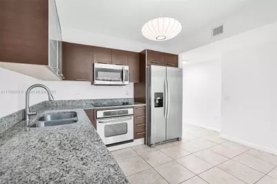 41 SE 5th St #406, Miami, FL 33131 - Photo 6