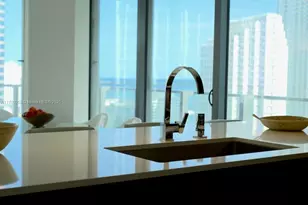 68 SE 6th St, Miami, FL 33131 - Photo 8