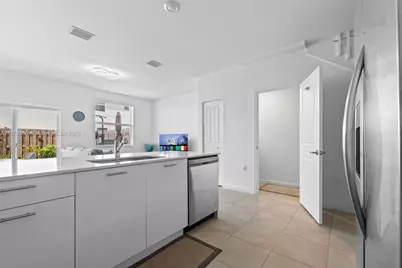 12204 NW 23rd Ct, Miami, FL 33167 - Photo 12