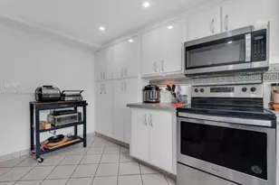 16300 Golf Club Rd, Weston, FL 33326 - Photo 4