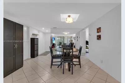 16300 Golf Club Rd #401, Weston, FL 33326 - Photo 10