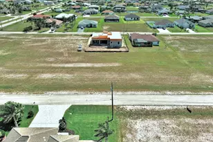 1037 NW 37th Pl, Cape Coral, FL 33993 - Photo 10